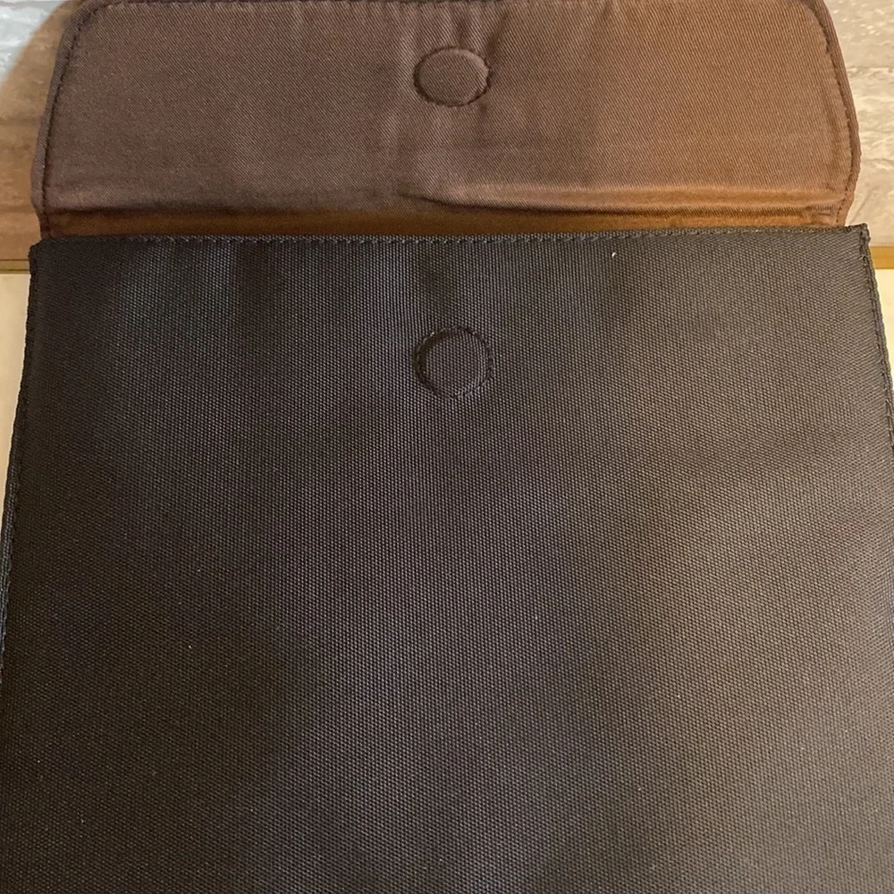 Tutilo Laptop/IPad Holder